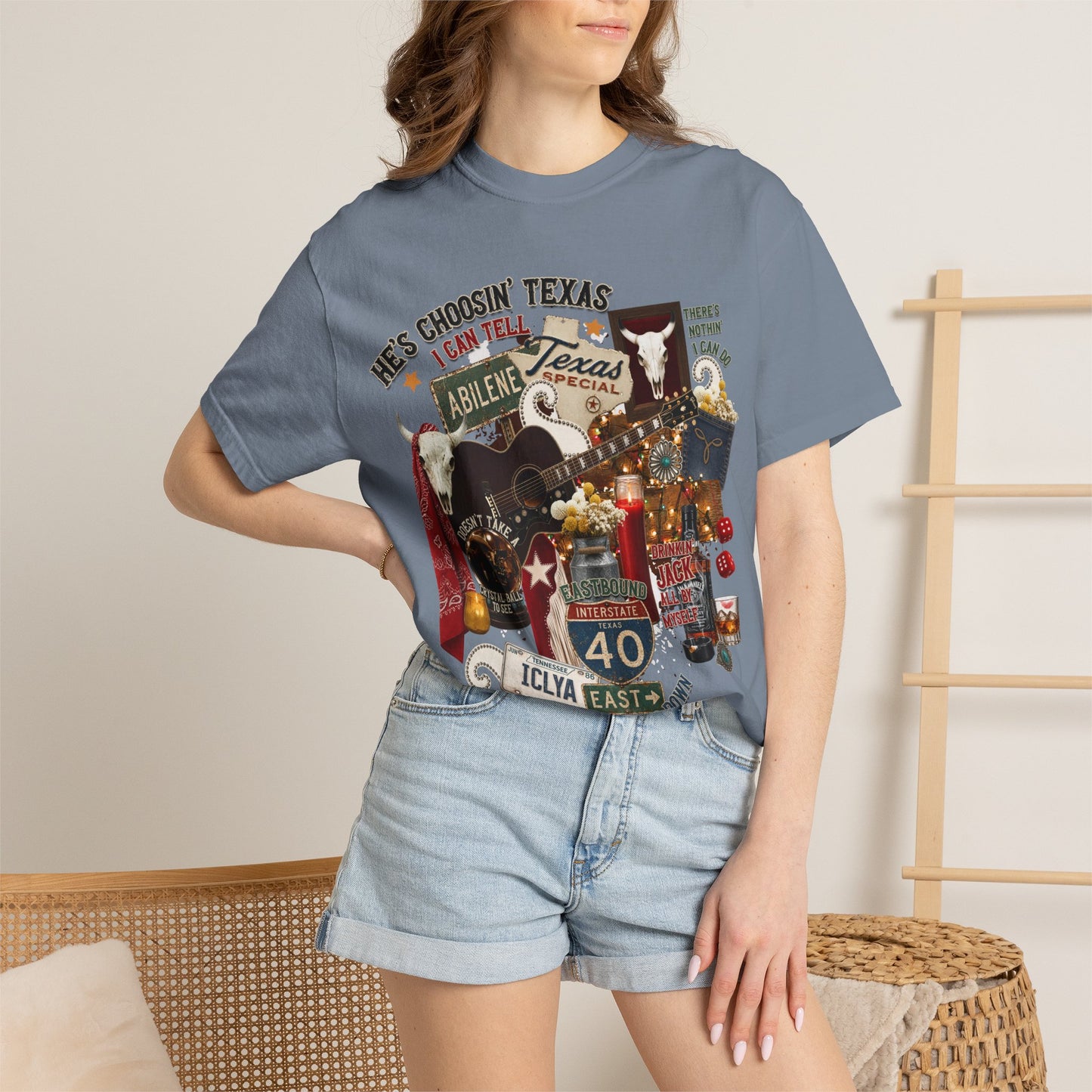 'He's Choosin' Texas' Travel Souvenir Tee